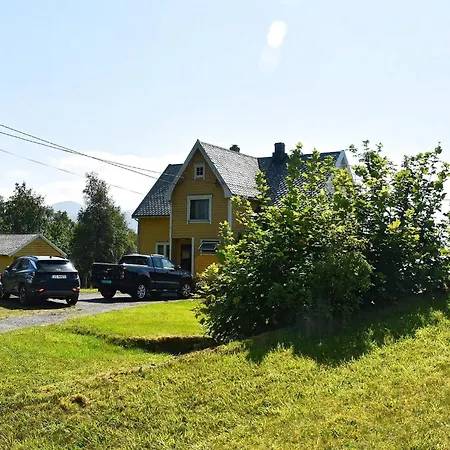 Holiday home 6 Person In Fiska-by Traum